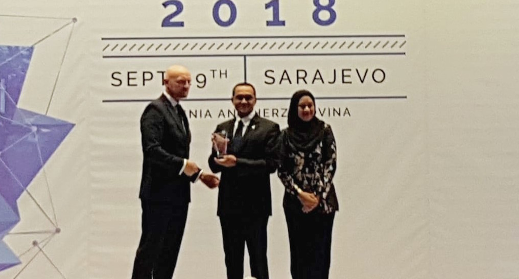 Kembangkan Pasar Modal Syariah, BEI Terima Dua Penghargaan di Sarajevo