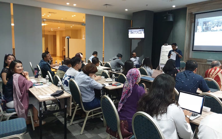 Lewat Bandarmologi, Mantan Direksi Bursa dan Pakar Pasar Modal Berbagi Jurus Investasi