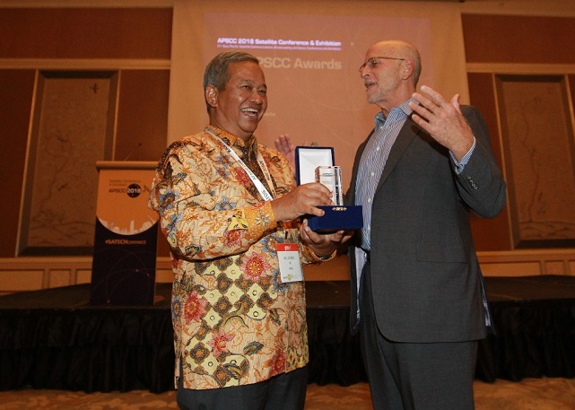 Direktur Utama PSN Raih Penghargaan Lifetime Achievement dari Dewan Satelit se-Asia Pasifik