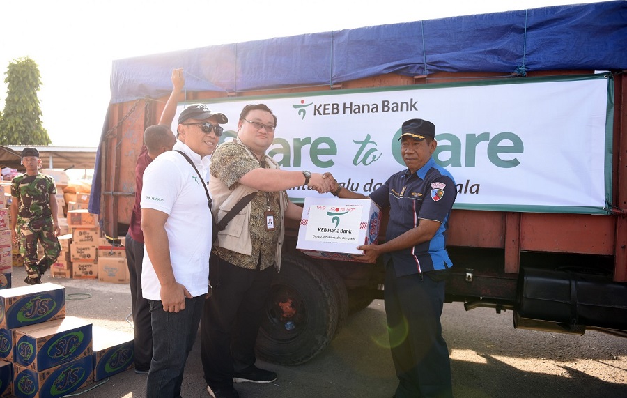 Bank KEB Hana Berikan Bantuan Untuk Korban Bencana Tsunami Palu-Donggala