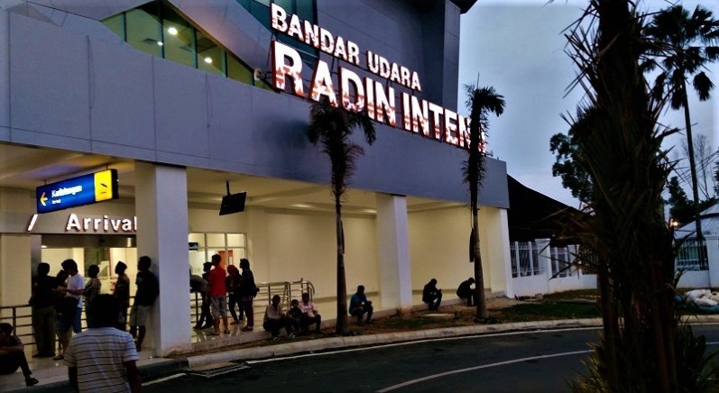Tinjau Bandara Radin Inten II, Presiden Minta Buka Rute Singapura dan Malaysia