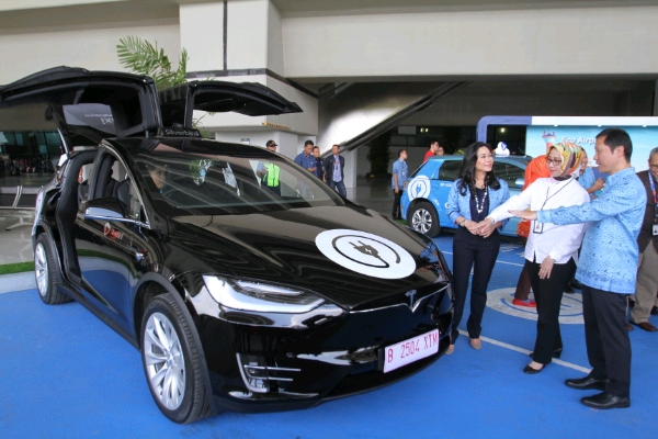 PT Blue Bird Tbk (BIRD) Luncurkan Taksi Listrik di Bandara