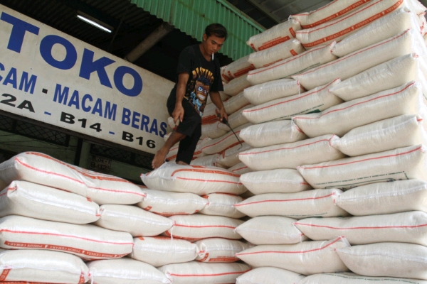 Hadapi Natal dan Tahun Baru, Pemerintah Jaga Pasokan Beras