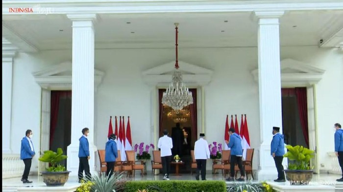 Makna Jaket Biru Enam Menteri Baru Kabinet Indonesia Maju
