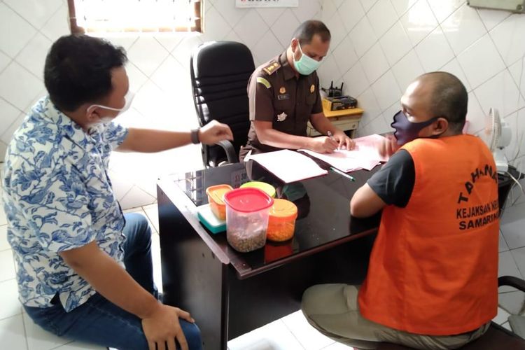 Kacab Bank Kaltimtara Bak Pagar Makan Tanaman, Uang Nasabah Rp10,7 Miliar Dipakai Judi Online