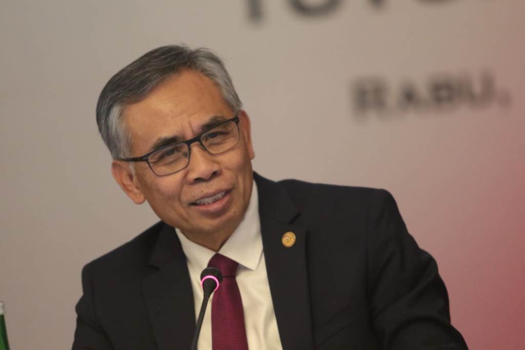 Optimistis IHSG Tembus Level 7.000, Bos OJK Dituding Seperti Pompom Pasar Penggoreng Saham