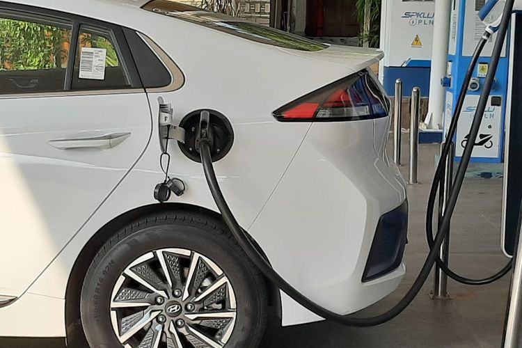 Menteri Bahlil: Mei 2022, Hyundai Mulai Produksi Mobil Listrik di Indonesia