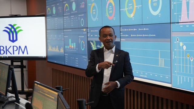 Menteri Bahlil: Ada Negara Tetangga Sirik RI Bangun Industri Baterai Kendaraan Listrik