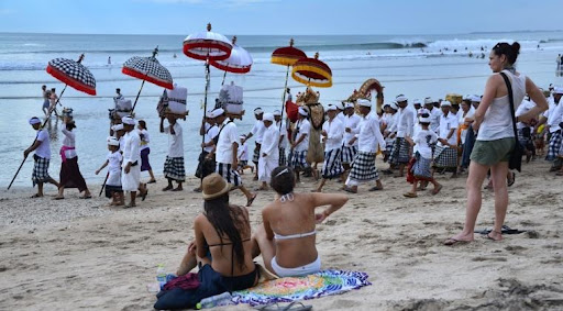 Pemerintah Buka Penerbangan Internasional ke Bali, Ini Stimulus dari AP I
