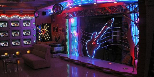 Pemprov DKI Izinkan Tempat Karaoke Beroperasi, Catat Apa Saja Syaratnya