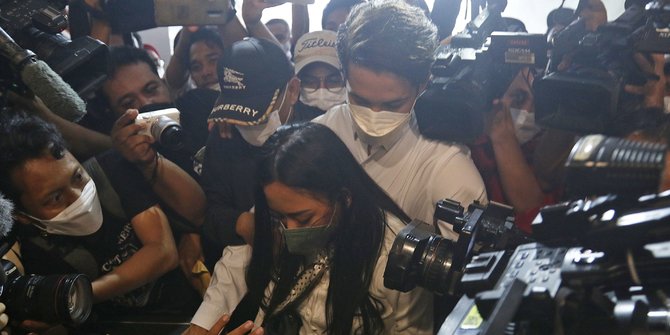 Melanggar Karantina Kesehatan Selebgram Ini Divonis 4 Bulan Penjara, Tetapi tidak Ditahan