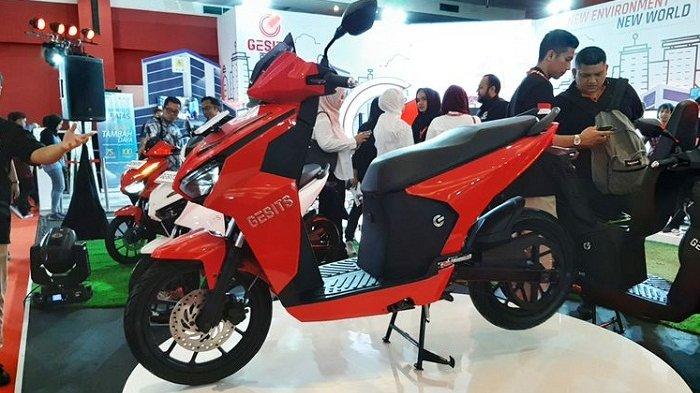 Bersama Gojek, TBS Energi (TOBA) Dirikan Usaha Patungan Perakitan Motor Listrik