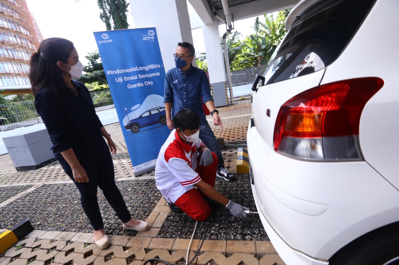 Asuransi Astra Wujudkan #IndonesiaLangitBiru dengan Uji Emisi bersama Garda Oto