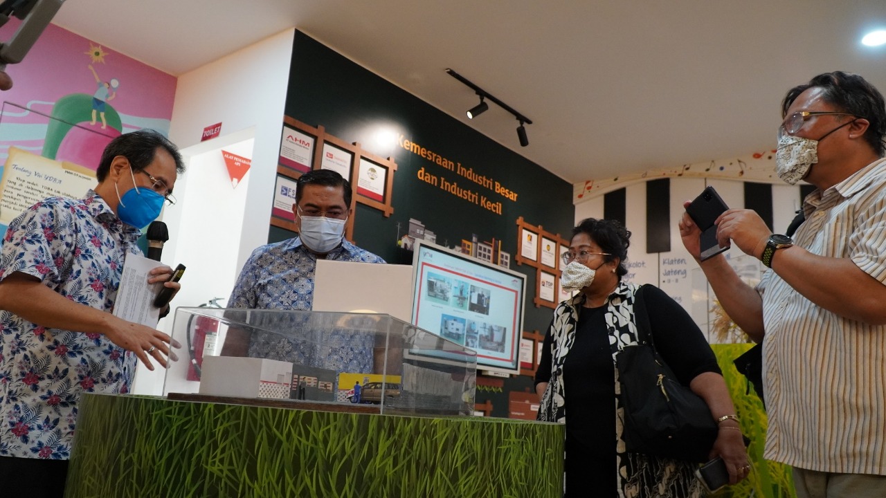 Jalin Kolaborasi, Anggota Kadin Kunjungi Galeri UKM YDBA