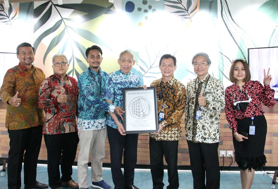 Wisma BCA Foresta Raih Greenship Existing Building Peringkat Platinum dari GBCI