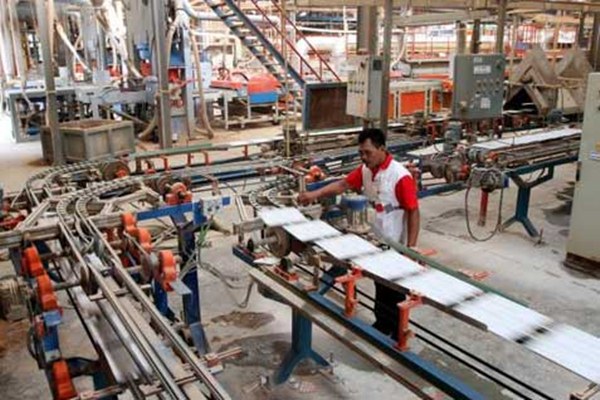 Arwana Citramulia (ARNA) Alihkan Saham Hasil Buyback 70,23 Juta Lembar, Tengok Detailnya
