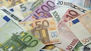 Perang di Ukraina Picu Ketakutan Inflasi, Euro Terjerembab ke Level Terendah