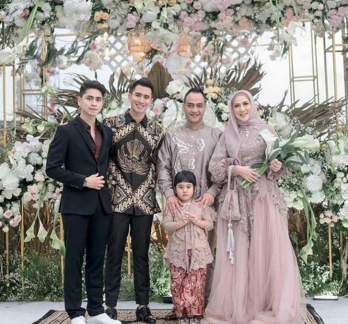 Resmi Menikah di Usia Jelang 50, Venna Melinda-Ferry Irawan Masih Berharap dapat Momongan