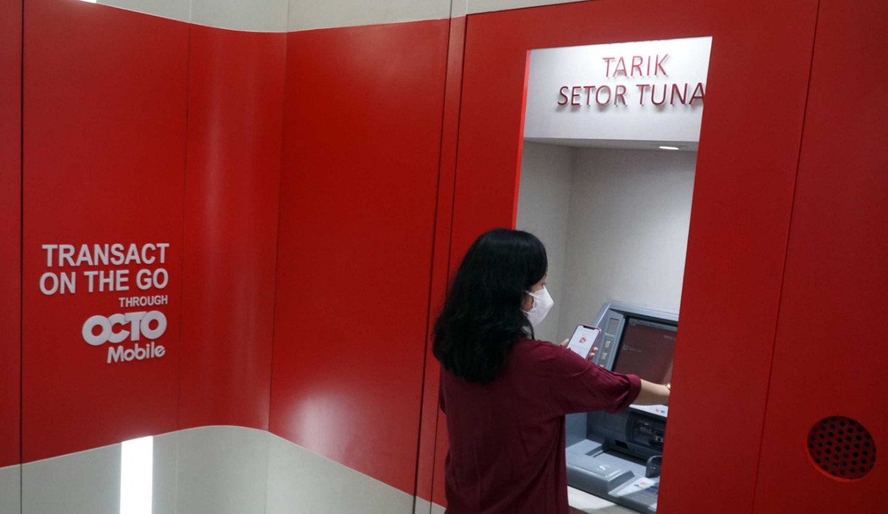 Ramah Lingkungan, Transaksi Cardless dengan OCTO Mobile