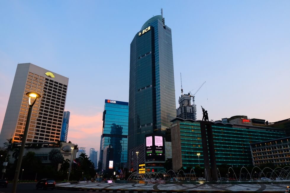 Susul CEO, Trio Direksi Jaring 677.335 Saham BCA (BBCA) Rp5,45 Miliar