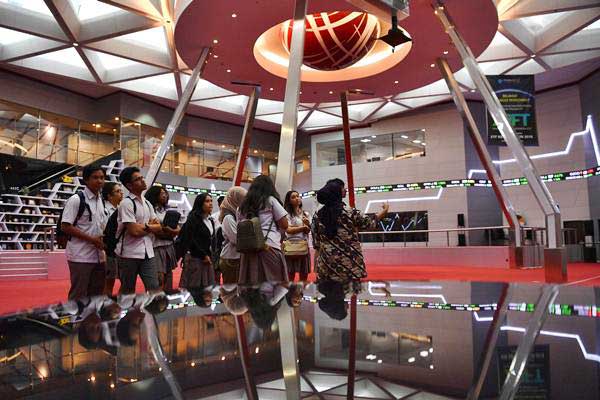 Cemas Lonjakan Bunga The Fed, IHSG Nyaman Sisir Zoan Merah