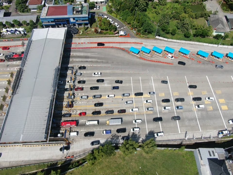 Imbas Kecelakaan Beruntun, Saat ini Contra Flow Tol Japek Berlaku Kembali