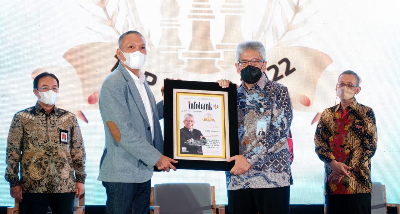 Raih Penghargaan Top BUMD 2022, bank bjb Ajak BPD Lainnya Berkolaborasi