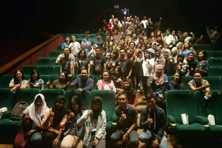 Penonton bioskop ilustrasi. dok. Merdeka. PPKM Jawa-Bali Diperpanjang Hingga 6 Juni, Jabodetabek Level 1, Kapasitas Bioskop 100%!
