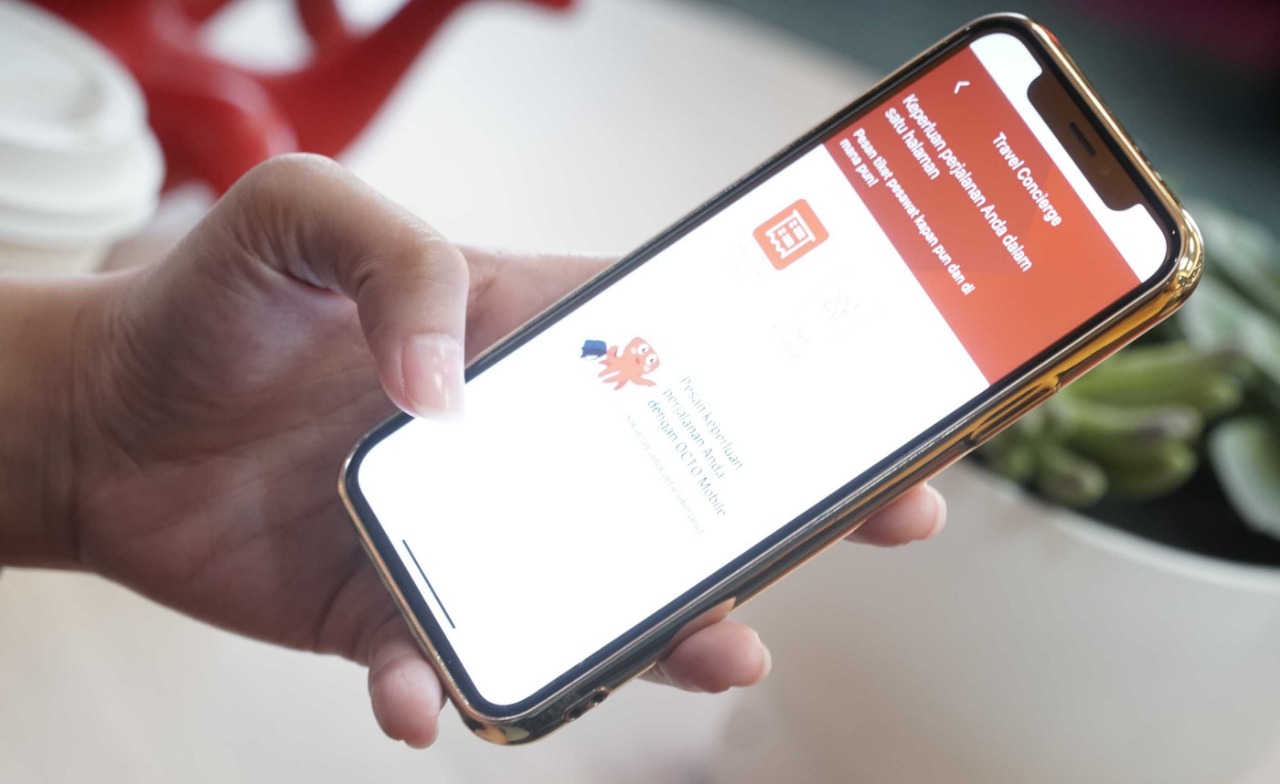 Nasabah CIMB Niaga membeli tiket pesawat melalui Travel Concierge di OCTO Mobile. dok. Ist. Beli Tiket Pesawat melalui Travel Concierge di OCTO Mobile
