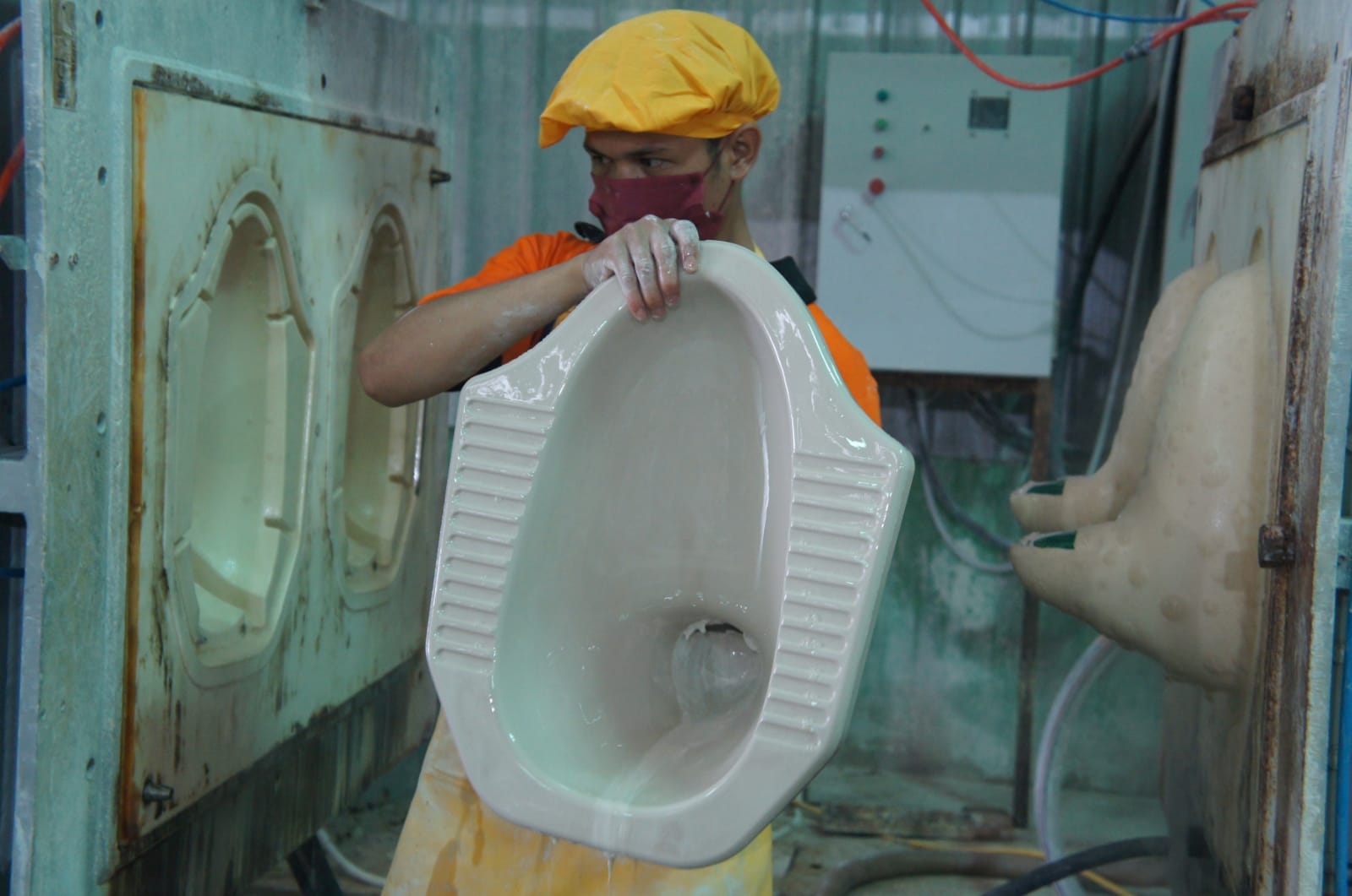 MARK Memacu ESG dengan Menambah Mesin Produksi Sanitari 