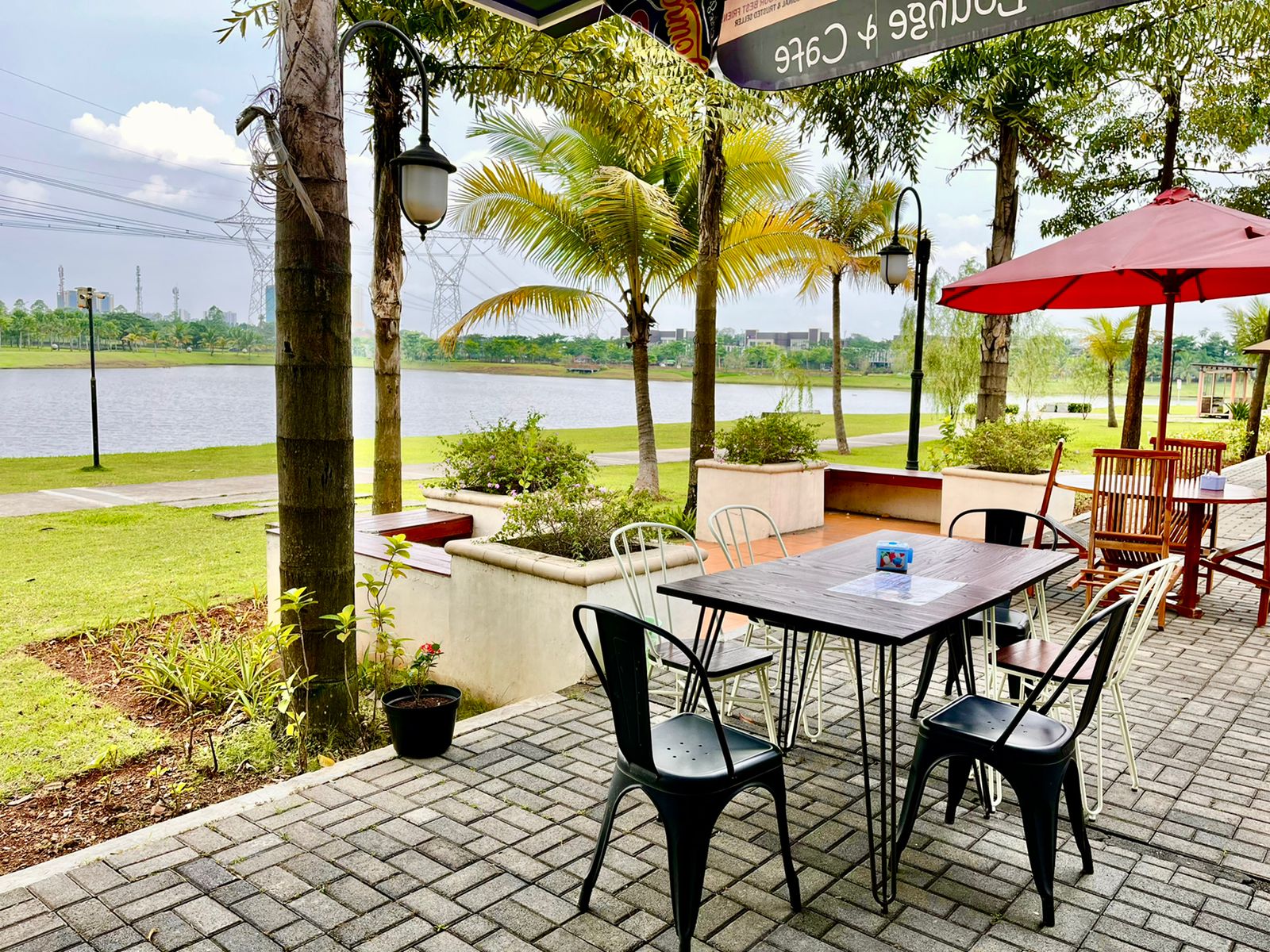Nongkrong Asyik di G8 Lounge Resto and Cafe