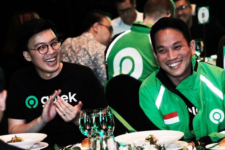 Kevin Aluwi (kiri) dan Andre Soelistyo. dok. GoJek..jpg Mundur Sebagai Direktur, Kevin Aluwi Disiapkan jadi Komisaris GoTo