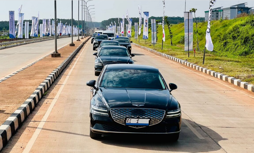 Presiden Jajal Mobil Listrik Untuk KTT G20 di Kawasan Industri Terpadu Batang