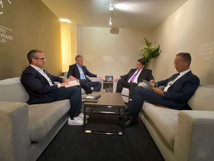 Bertemu di Davos, Dua Menteri RI Bahas Investasi Dengan Bos Coca Cola