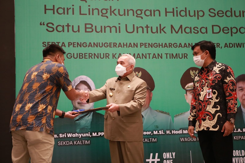 Pradiksi Gunatama (PGUN) Raih Penghargaan Lingkungan Hidup Provinsi Kaltim