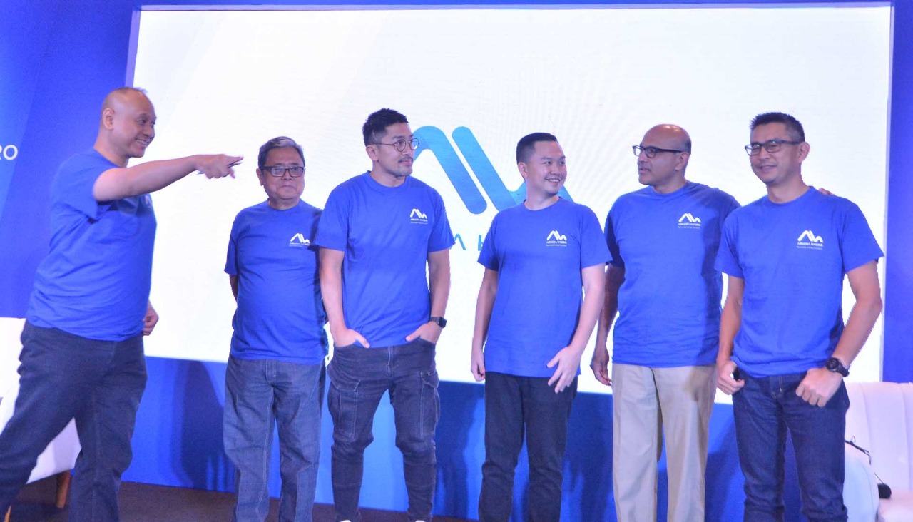 Ki - Ka: Wibowo Mukti Kamihadi, Deputy Director of Investment Banking PT Mirae Asset Sekuritas Indonesia, Ismu Nugroho, Direktur Operasional & Teknik PT Arkora Hydro Tbk, Aldo Artoko, Direktur Utama PT Arkora Hydro Tbk, Ricky Hartono, Direktur Keuangan PT Arkora Hydro Tbk, Abhay Pande, Komisaris PT Arkora Hydro Tbk, dan Wientoro Prasetyo, Direktur Utama PT Lotus Andalan Sekuritas. dok. Ist. Siap IPO, Arkora Hydro (ARKO) Pasang Harga Penawaran Awal Kisaran Rp286-Rp310 Per Saham