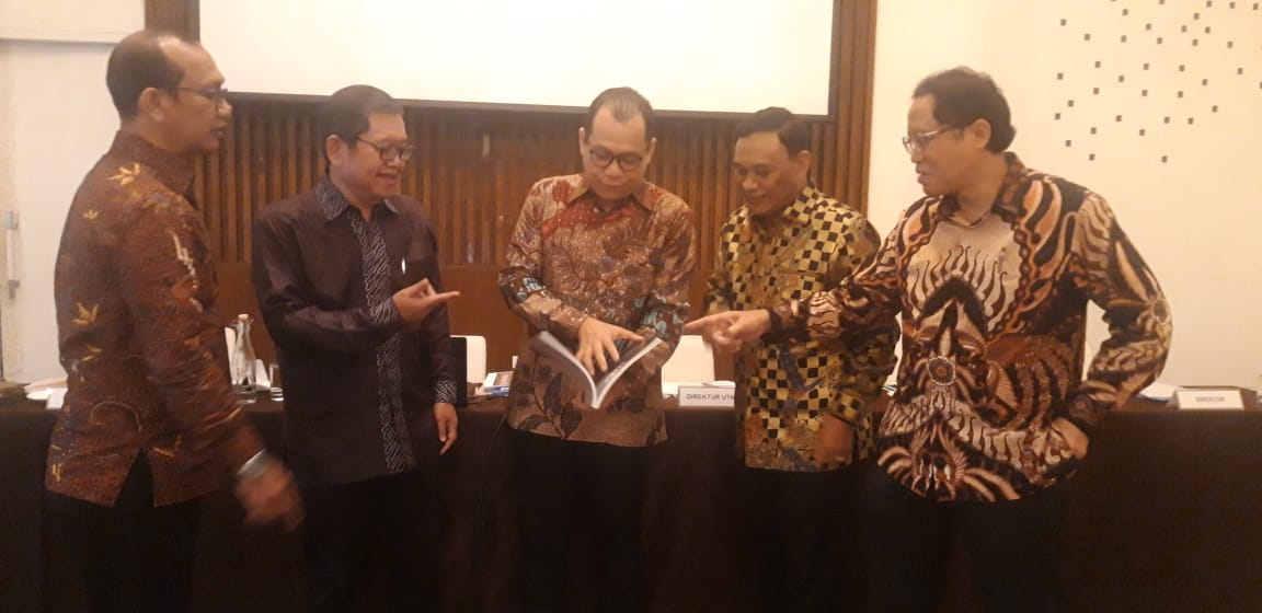 Dalam foto dari kiri ke kanan: Yusak L. Pardede – Direktur CITA, Darjoto Setyawan - Komisaris Independen CITA, Harry Kesuma Tanoto – Direktur Utama CITA, A. Ibrahim Saleh - Komisaris Independen CITA, Robby Irfan Rafianto – Direktur CITA. dok. CITA. ist. RUPST Cita Mineral Investindo (CITA) Setujui Bagi Dividen Rp218 Miliar