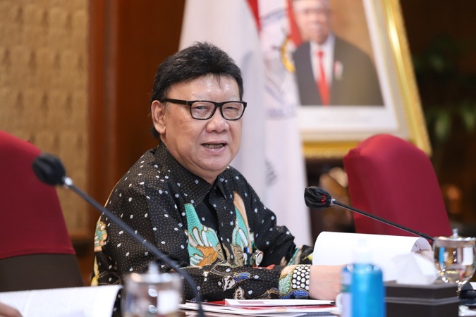 Tjahjo Kumolo dok Okezone. Tjahjo Kumolo Dimakamkan di TMP Kalibata, Diantar Sejumlah Pejabat Negara