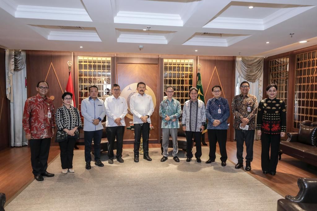 ADK OJK Baru Sowan Wapres Kyai Ma’ruf Amin dan Jaksa Agung, Ini Poin Pentingnya