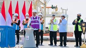 Presiden Resmikan Terminal Kijing, Pontianak, Kalimantan Barat. dok. Presiden.go.id. Presiden Resmikan Terminal Kijing di Kalbar, Menteri BUMN Ungkap Nilai Strategisnya