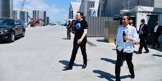 Elon Musk (kiri), dan Presiden Joko Widodo. dok. BPMI Setpres RI. Merdeka. Temui Elon Musk di Amerika, Luhut akan Tanya Serius Nggak Berinvestasi di Indonesia