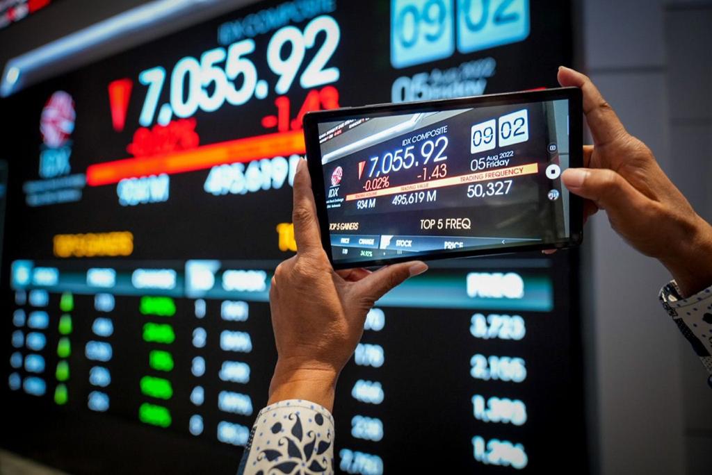 Rawan Profit Taking, IHSG Lanjut Koreksi