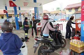 Menteri BUMN Pastikan Kuota BBM Aman. dok. katakini.com. Kunjungi Pertamina, Menteri BUMN Pastikan Kuota BBM Aman
