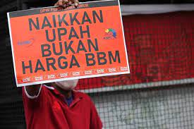 Ilustrasi demo buruh tolak kenaikan Harga BBM Subsidi. dok. EmitenNews.com. Masih Protes Kenaikan Harga BBM Subsidi, Buruh akan Demo di Istana 4 Oktober