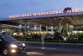 Petugas Kemenkes tidak ada di Bandara, Puluhan Jamaah Umroh Jatim Gagal Terbang