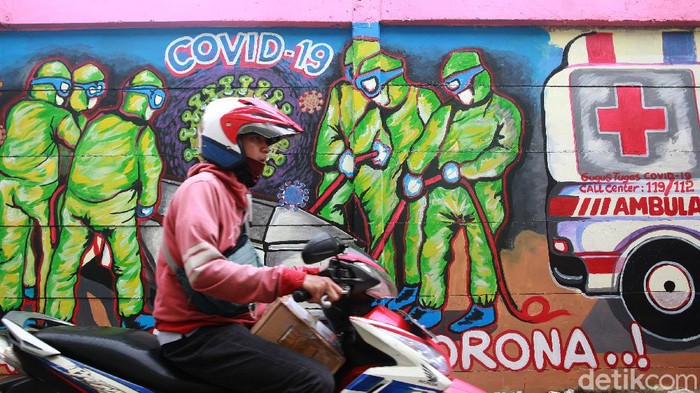 Covid-19 mular di masyarakat. dok. Detiknews. Ari Saputra. Kasus Baru 1.915 Orang, Mari Terus Tingkatkan Kewaspadaan akan Bahaya Pandemi Covid-19