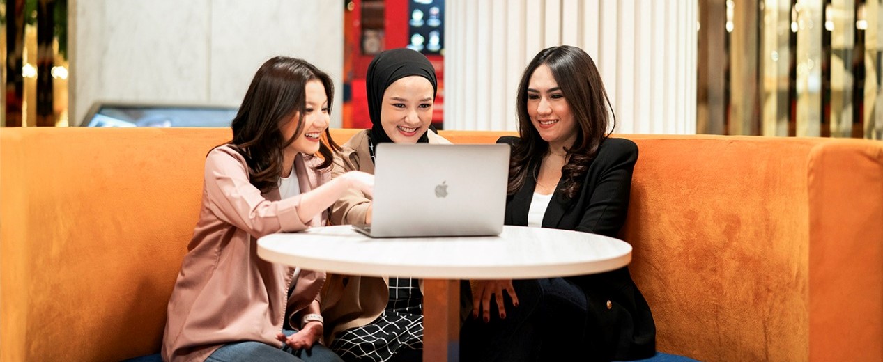 BRI menjalankan program rekrutmen untuk mendapatkan SDM unggul di bidang IT melalui “BRILian Future Leader Program IT (BFLP IT)”. BRI Mencari Digital Talenta Terbaik, Bersama Menuju Perusahaan Kelas Dunia