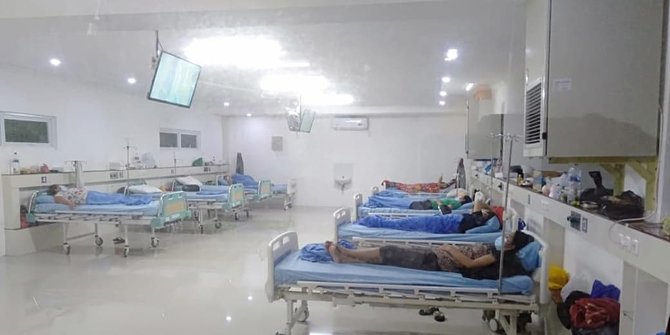 Pasien Covid-19 jalani perawatan di rumah sakit. dok. Merdeka. Ist..jpg Pandemi Covid-19: Menggembirakan, dalam Dua Hari Terakhir Kasus Baru di Bawah Dua Ribuan