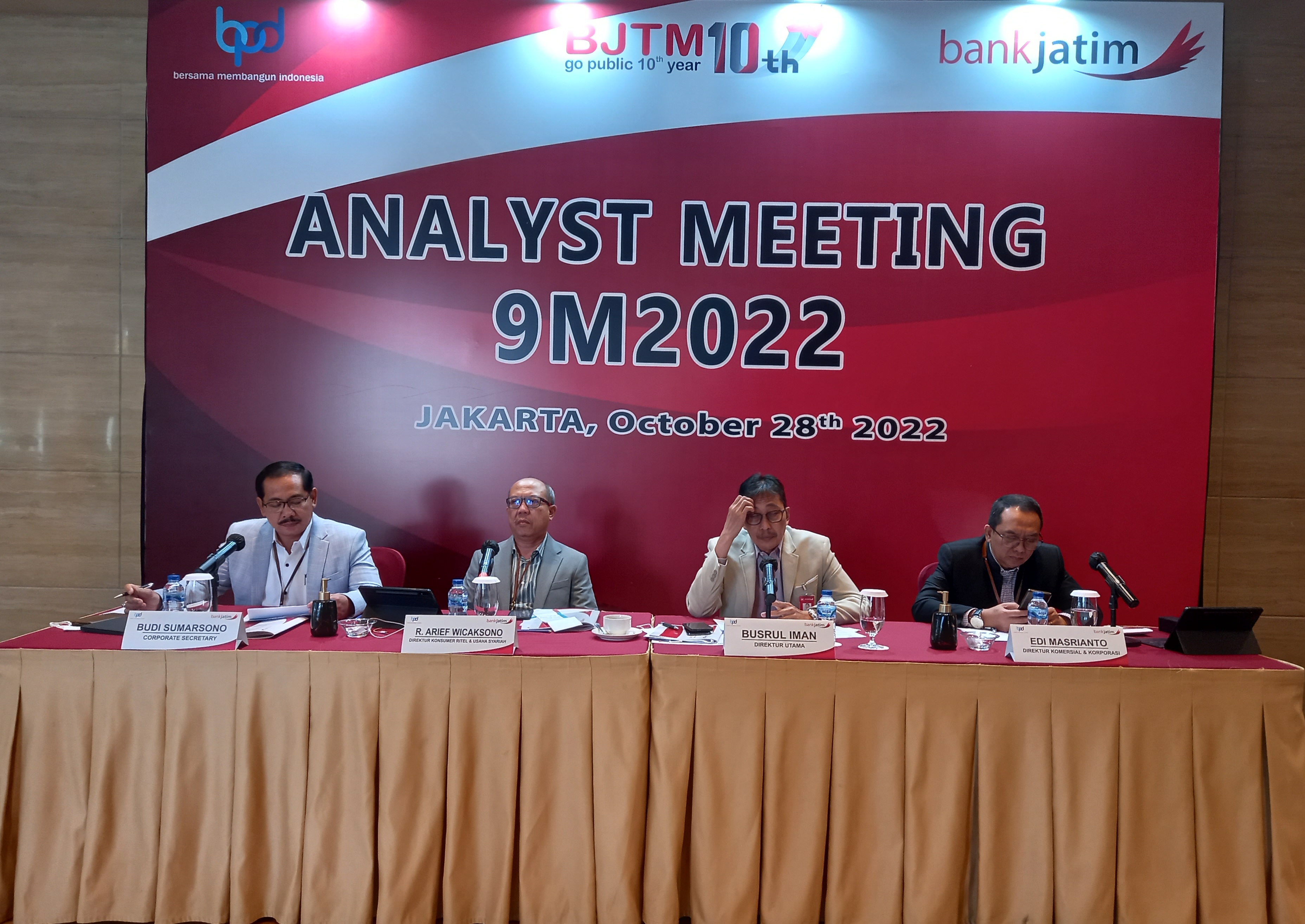 Kredit UMKM Sumbang Growth Tertinggi, Bank Jatim (BJTM) Raih Laba Rp1,2 T di Triwulan III