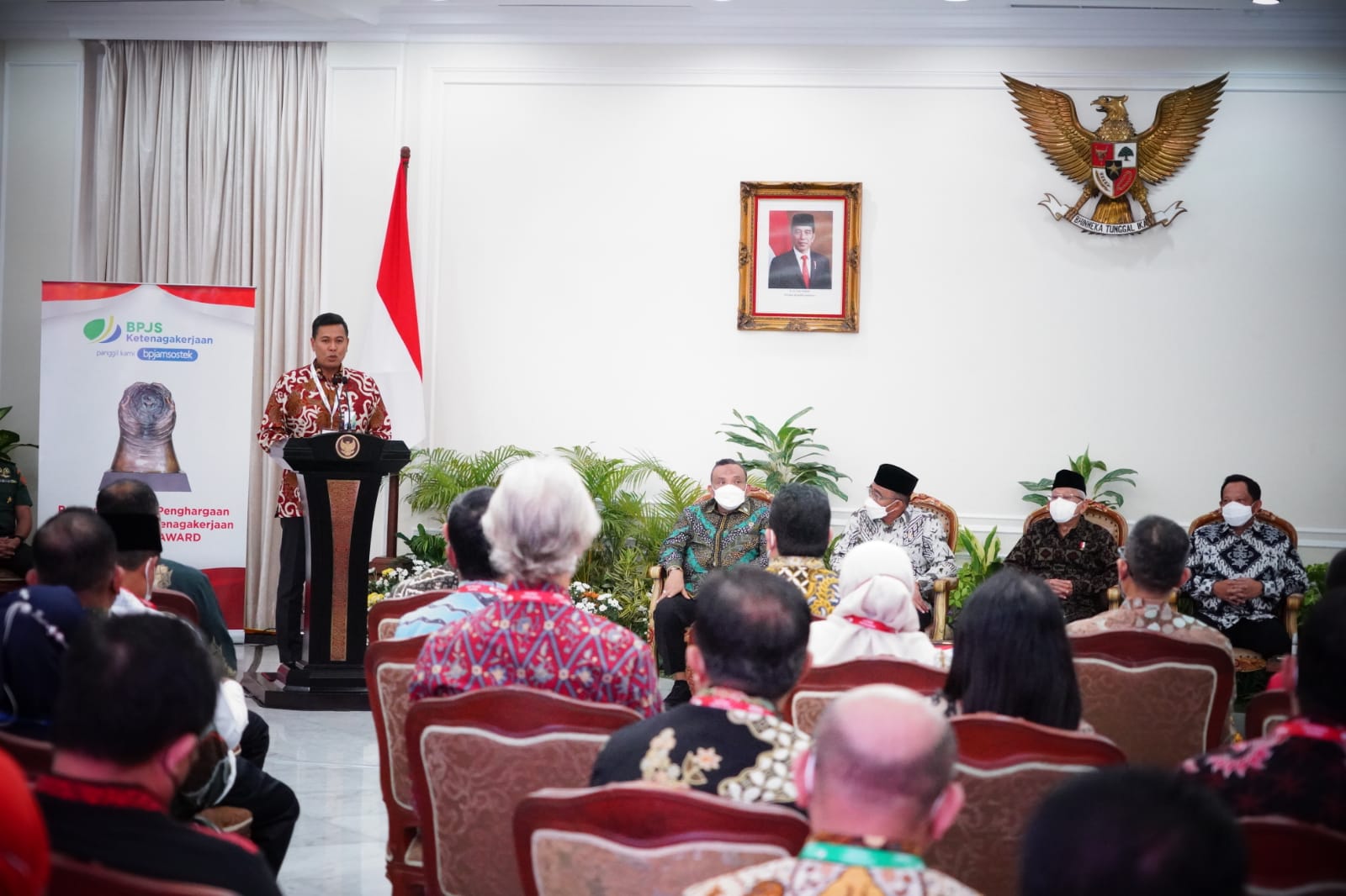 Canangkan Gerakan Nasional Perlindungan Pekerja Rentan, Ini Permintaan WapresÂ